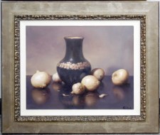 908088 Onions and a Vase with Two Garlic Cloves